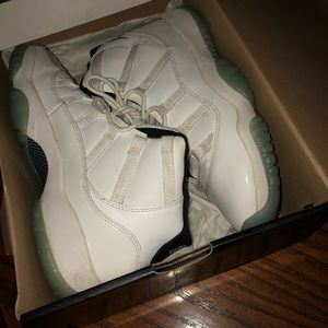 Retro 11 BG “Legend Blue”